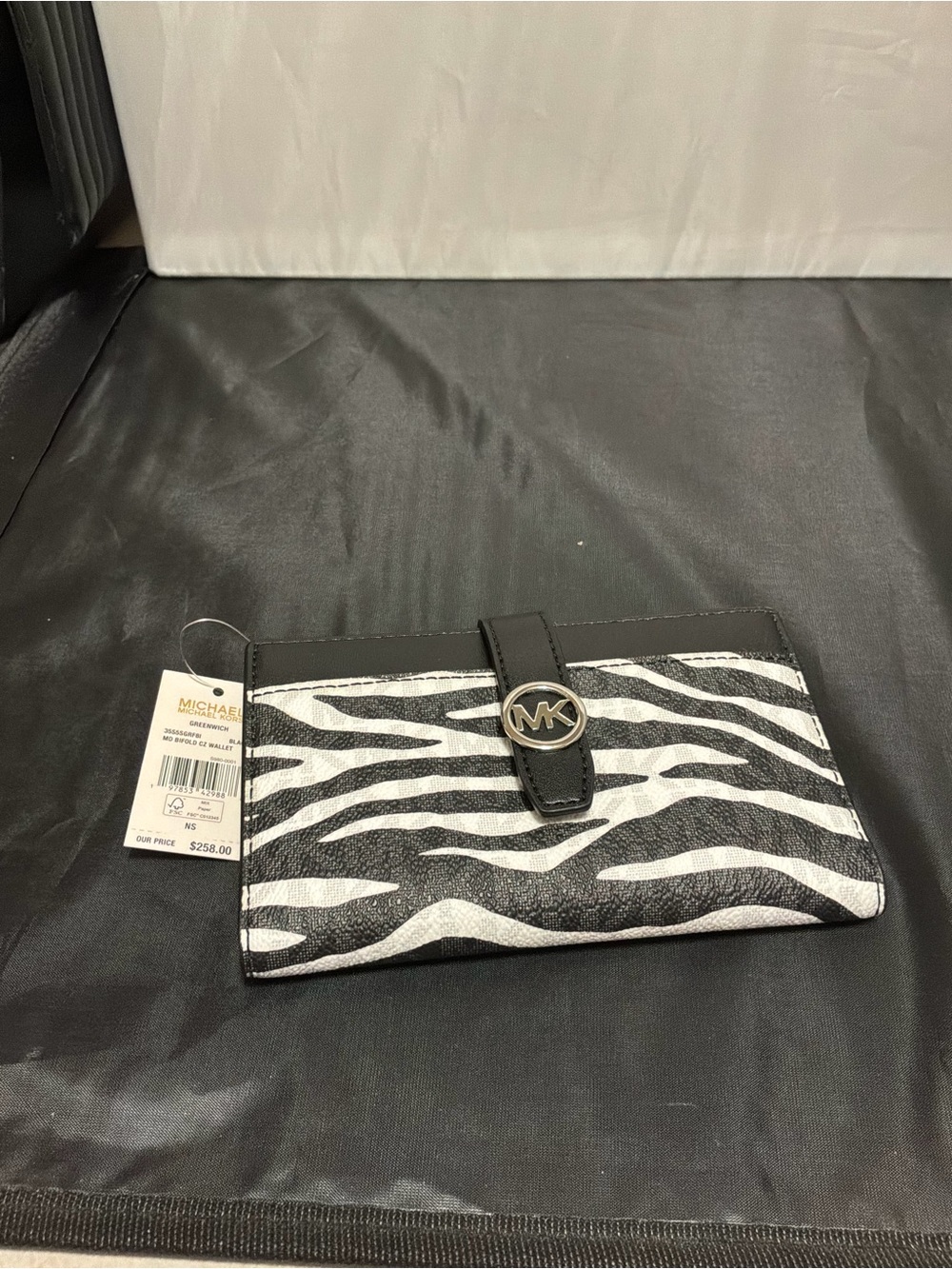Michael Kors Black & White Zebra Print Card Case Wallet - Picture 4 of 5